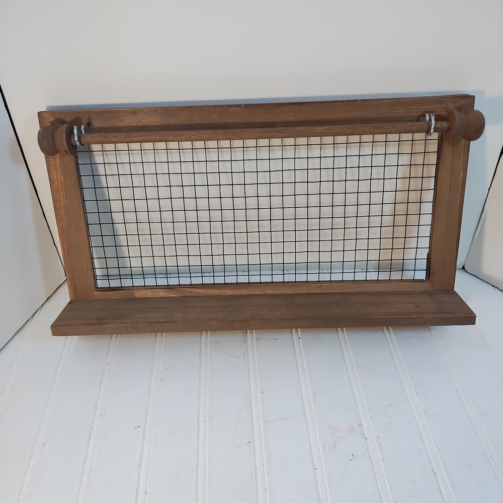 SoCal Buttercup Wooden Wall Mounted Jewelry Organizer Mesh Wire Hooks Rustic